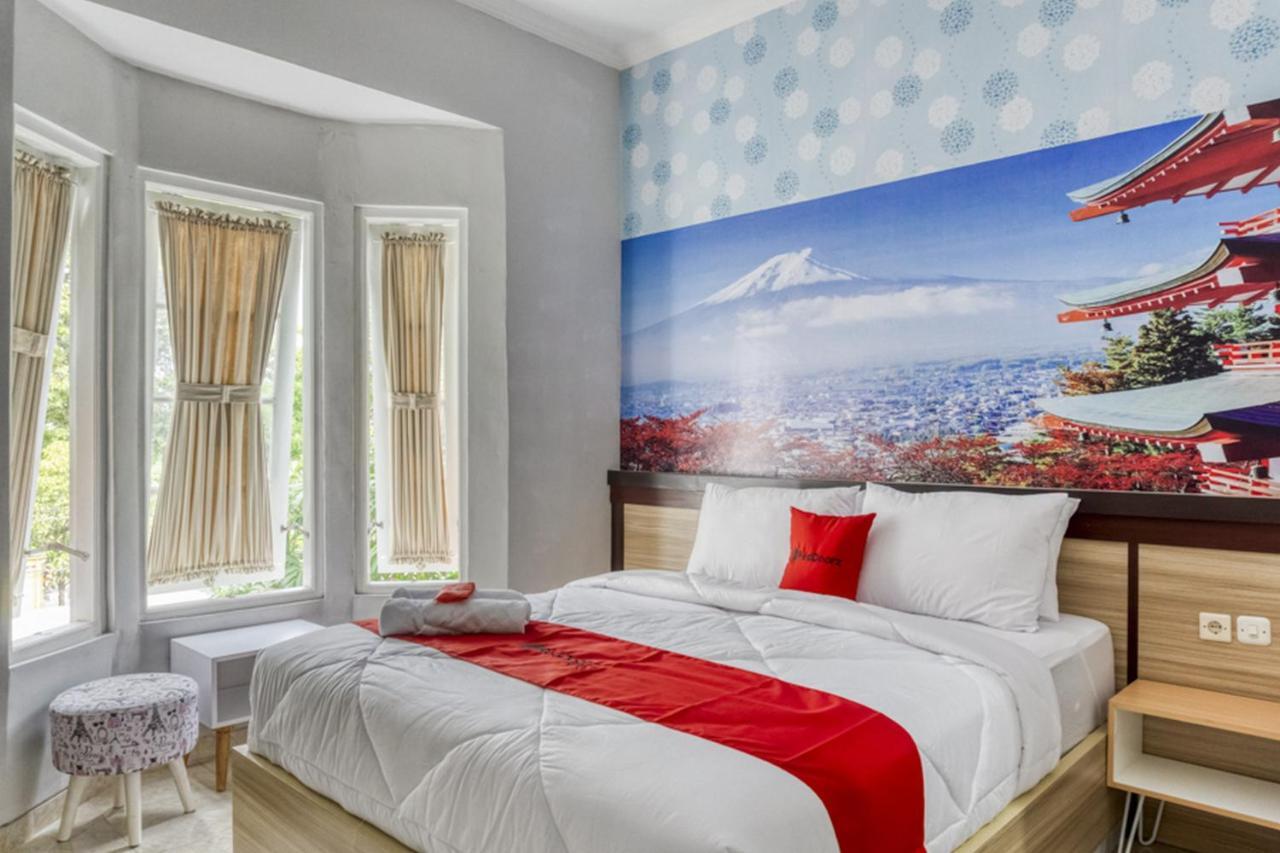 מלון Cebongan Reddoorz Near Sindu Kusuma Edupark 2 מראה חיצוני תמונה