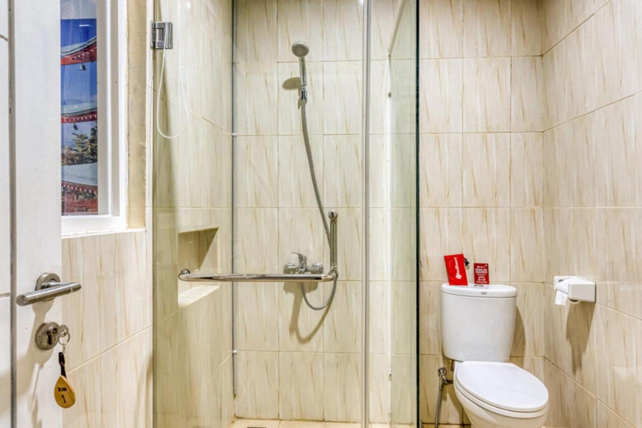 מלון Cebongan Reddoorz Near Sindu Kusuma Edupark 2 מראה חיצוני תמונה