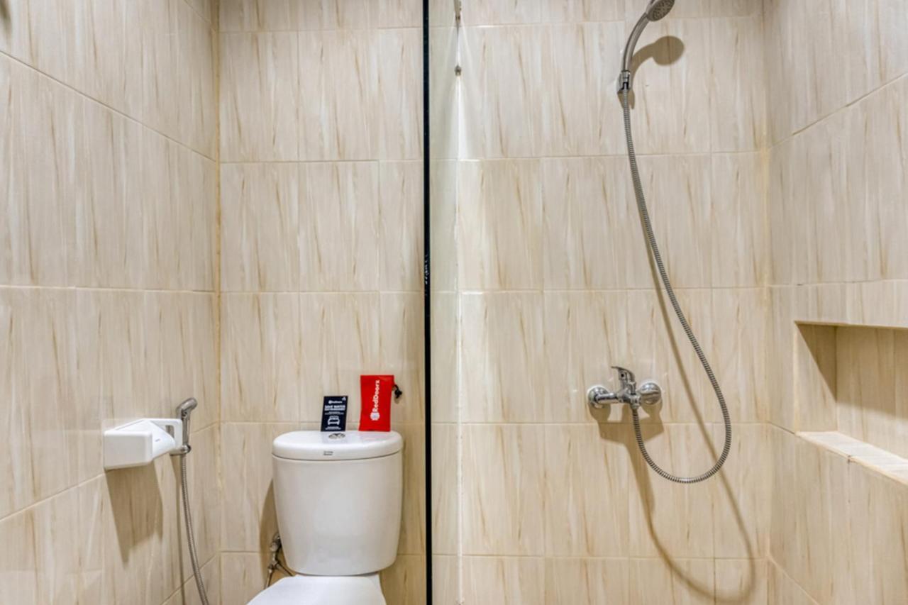 מלון Cebongan Reddoorz Near Sindu Kusuma Edupark 2 מראה חיצוני תמונה